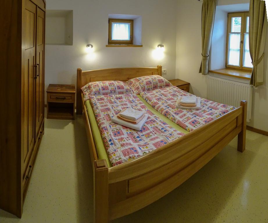 Apartmaji Pri Marodnu بوينج المظهر الخارجي الصورة