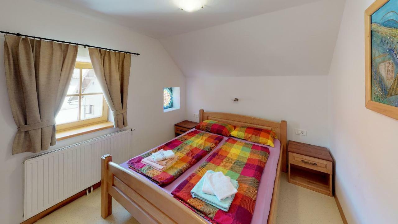 Apartmaji Pri Marodnu بوينج المظهر الخارجي الصورة