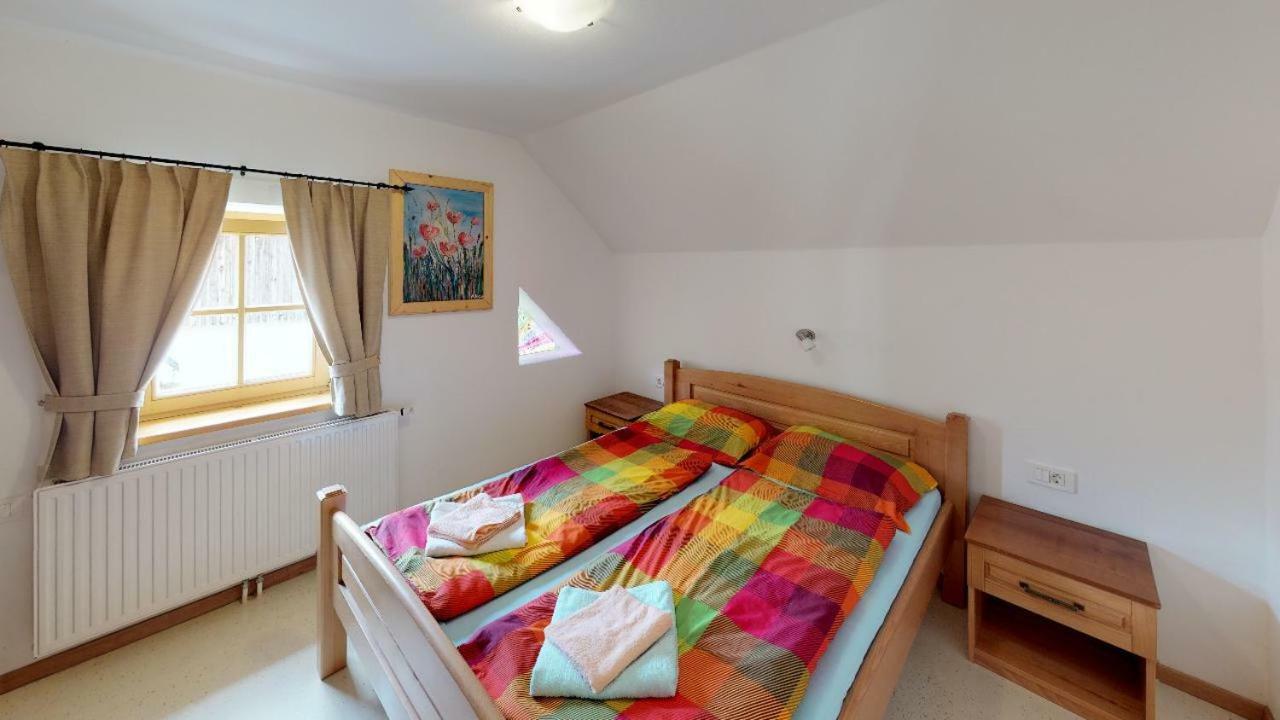 Apartmaji Pri Marodnu بوينج المظهر الخارجي الصورة